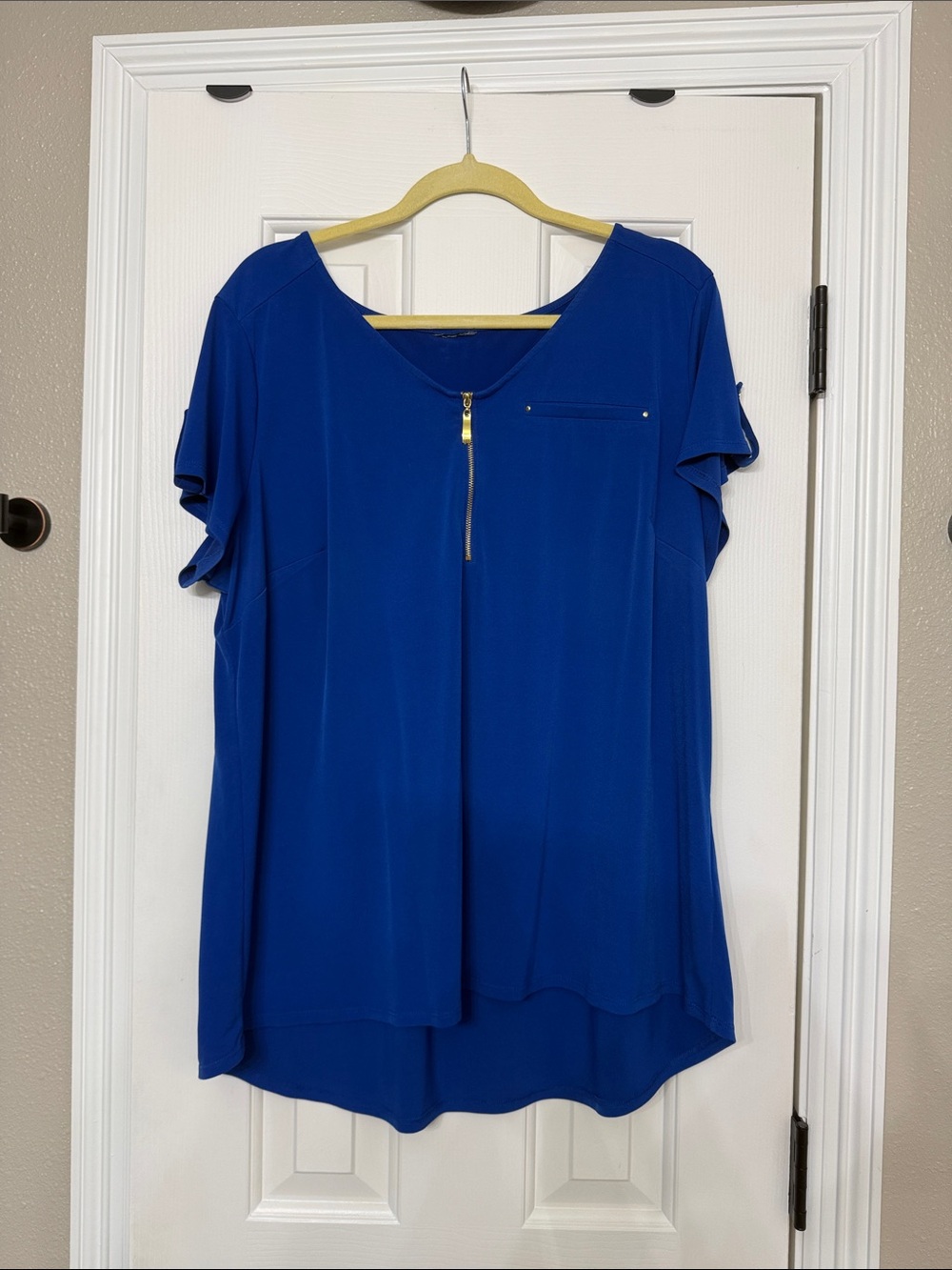 Women's Blue Zip-Accent Short Sleeve Top